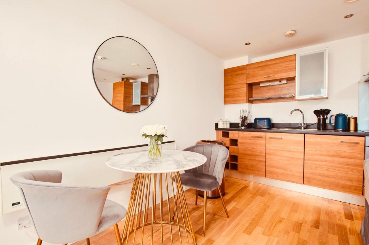 King Deluxe City Apt Large Balcony& Free Parking! Leeds  Exteriér fotografie